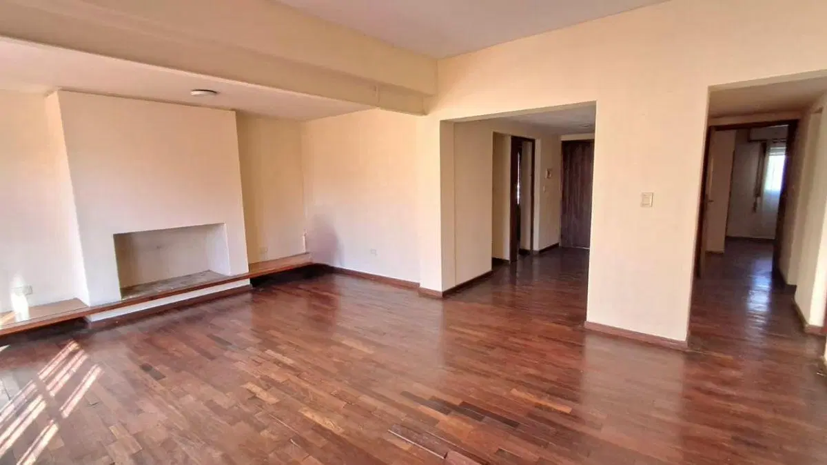 ESCOBAR | CASA AMPLIA Y LUMINOSA |4 DORM (1 EN PB) | EXCELENTE UBICACIÓN 2