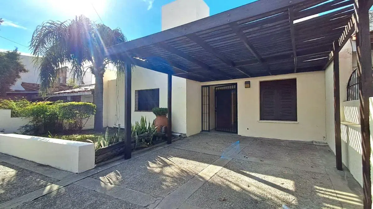 ESCOBAR | CASA AMPLIA Y LUMINOSA |4 DORM (1 EN PB) | EXCELENTE UBICACIÓN 5