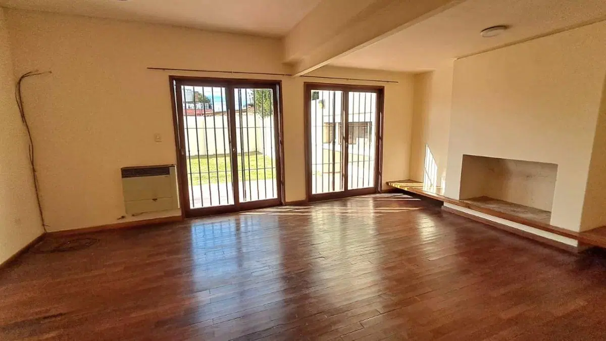 ESCOBAR | CASA AMPLIA Y LUMINOSA |4 DORM (1 EN PB) | EXCELENTE UBICACIÓN 1
