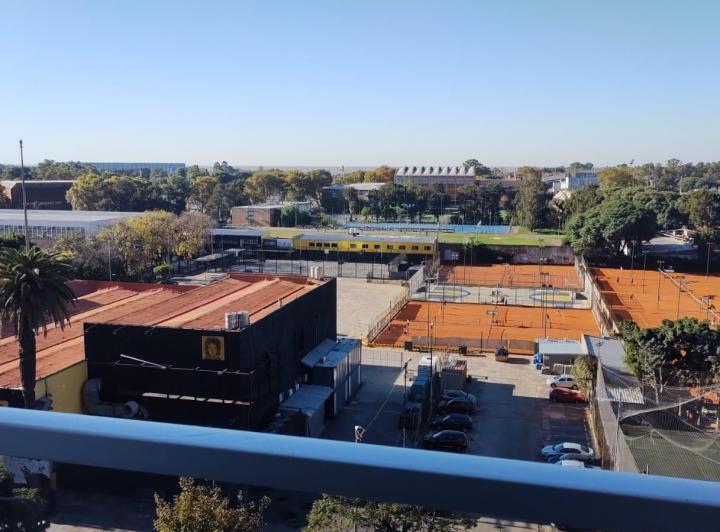 Hermoso dos ambientes en libertador, con vista al rio 3