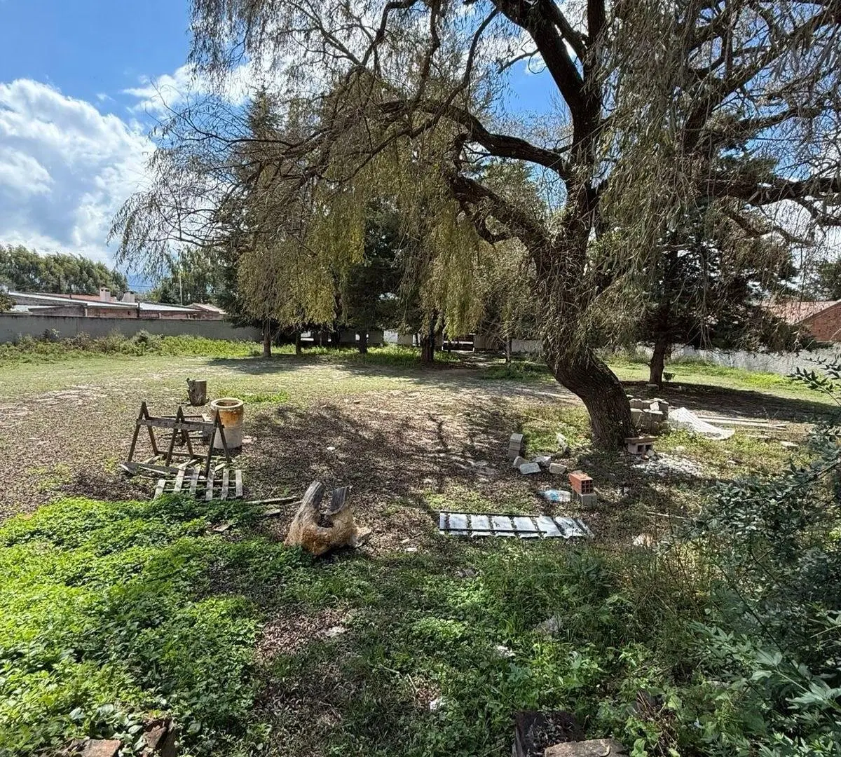 Venta de Gran Terreno en El Mollar con construccion!!!! 2
