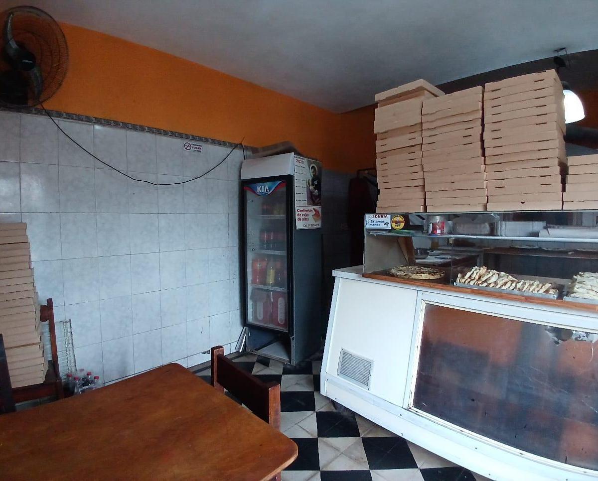 Depto. en PA , Casa en PB. y local comercial