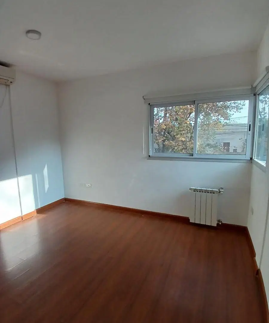 Dúplex en alquiler con cochera y patio en Adrogué 8