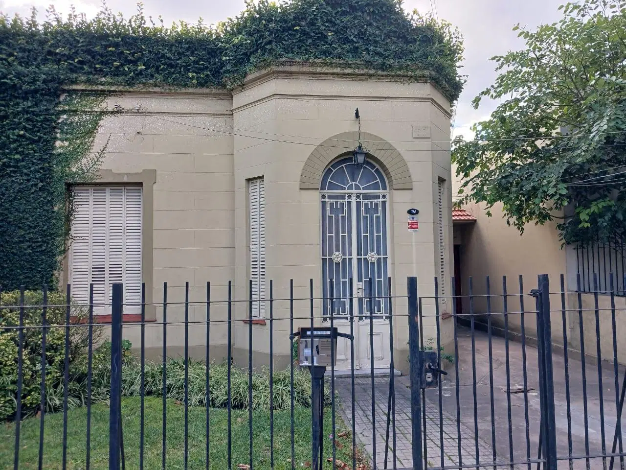 Casa en Venta con amplio lote!! 2