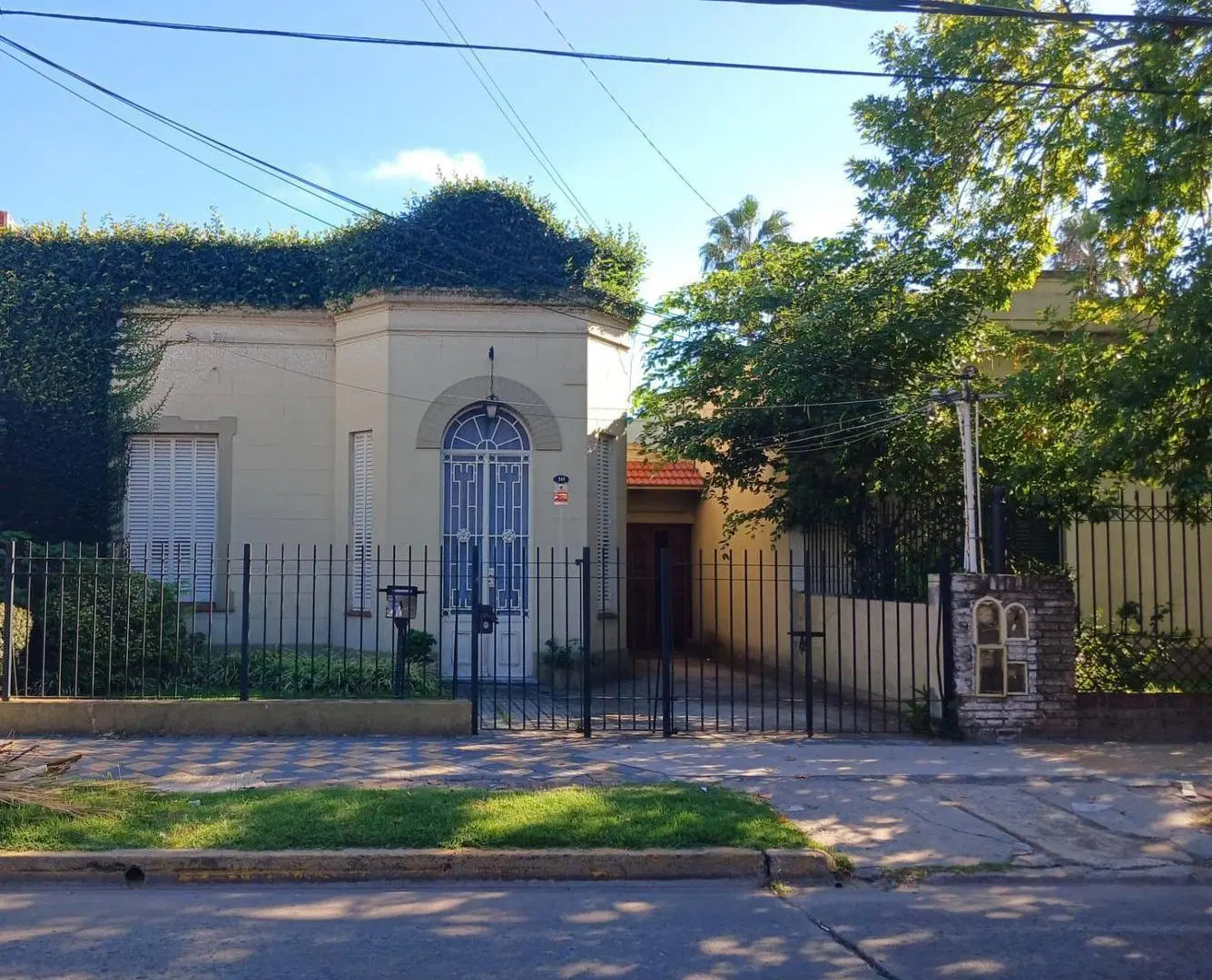 Casa en Venta con amplio lote!! 4