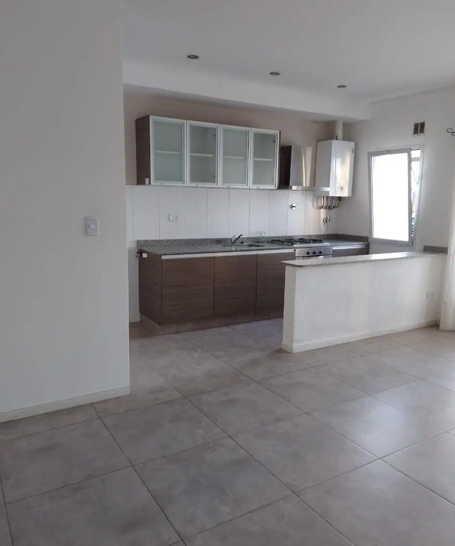 Departamento en Adrogue contrafrente 5