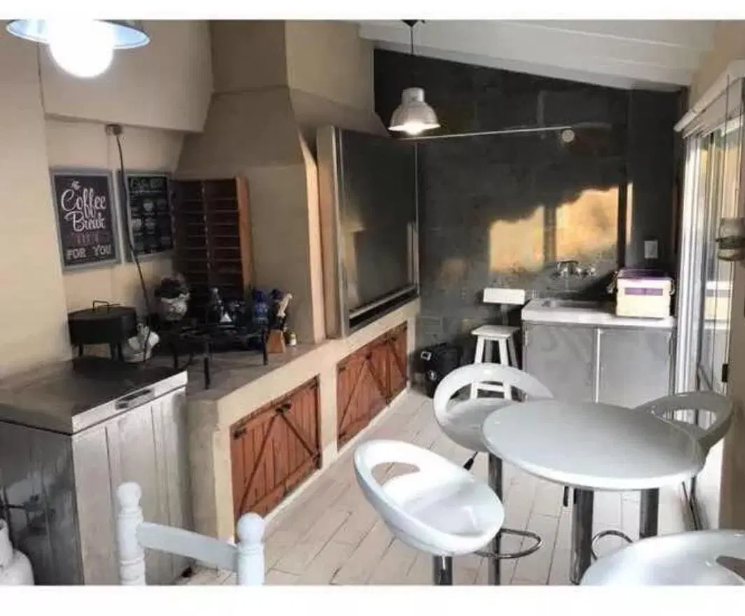 Casa en VENTA Y ALQUILER EN ADROGUE 8