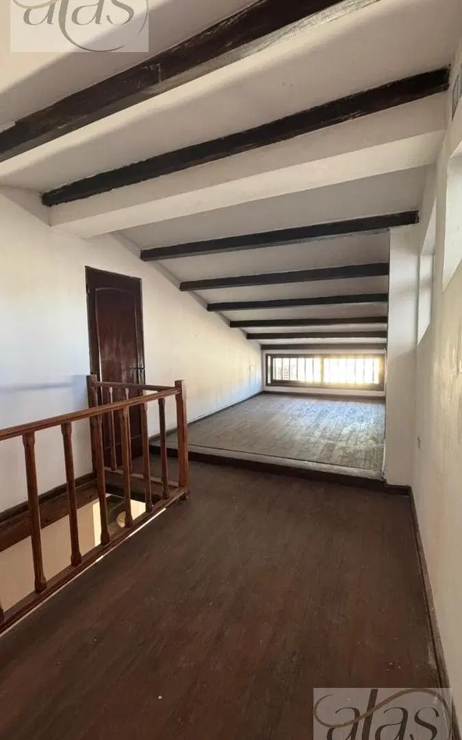 Amplia Casa en venta - Estanislado Zeballos 700 5