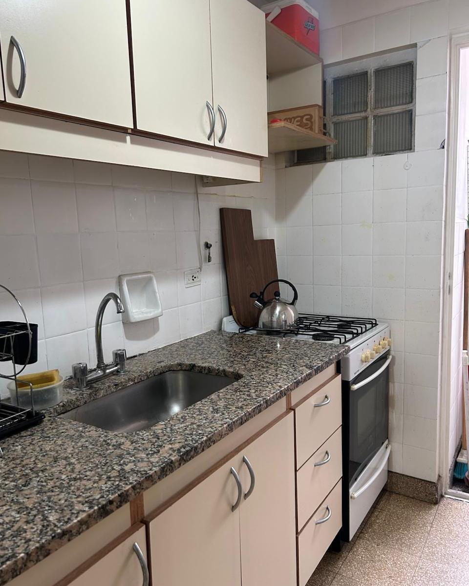 Departamento de 2 Amb Av Las Heras / Excelente Zona 3