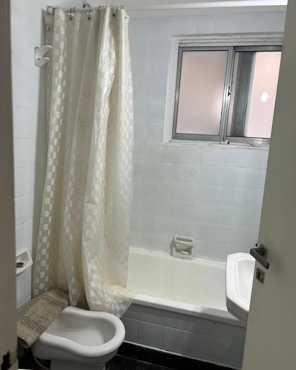 Departamento de 2 Amb Av Las Heras / Excelente Zona 1