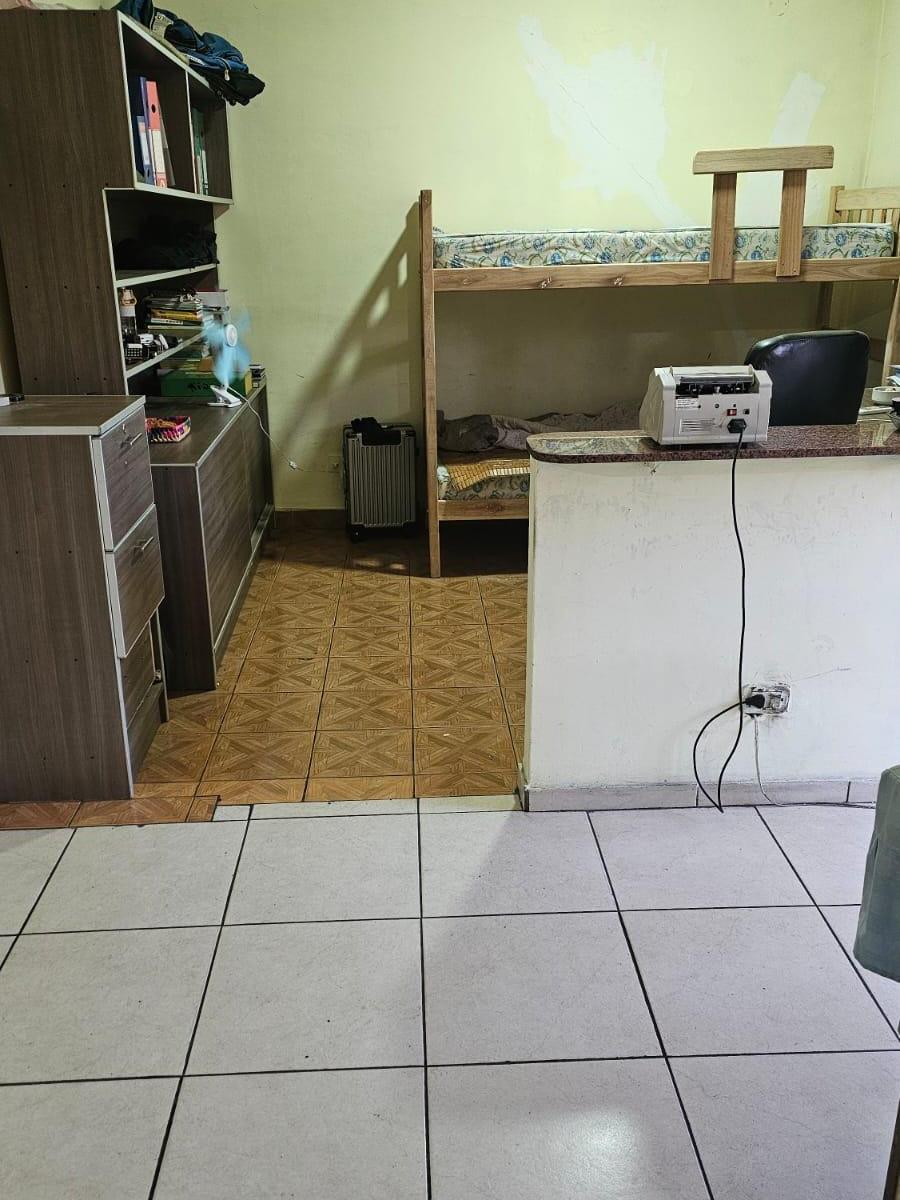 Supermercado Chino con Vivienda. Pb + 2pisos y Terraza 3