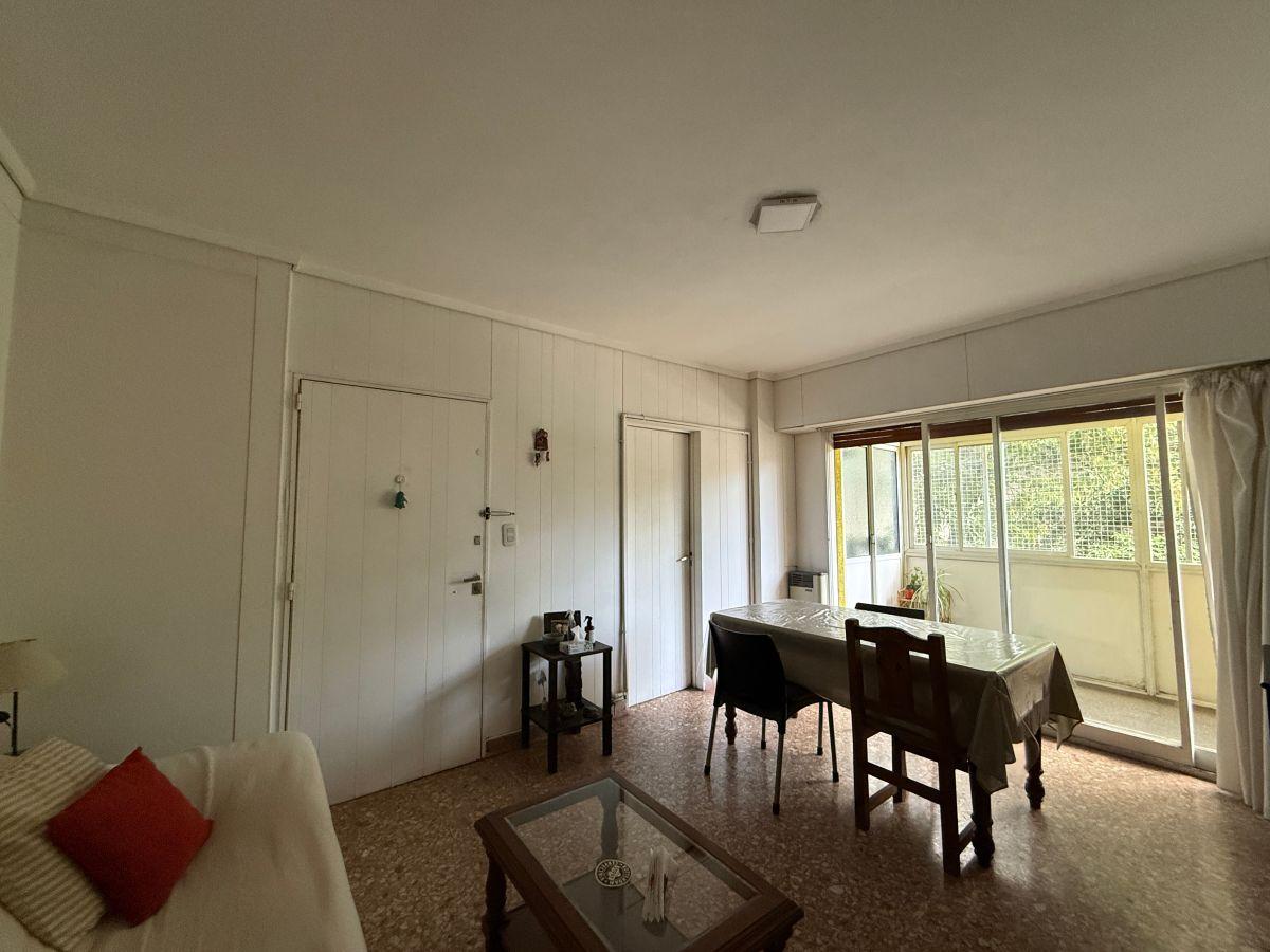 Departamento 3 Ambientes con Cochera Privada y Balcón