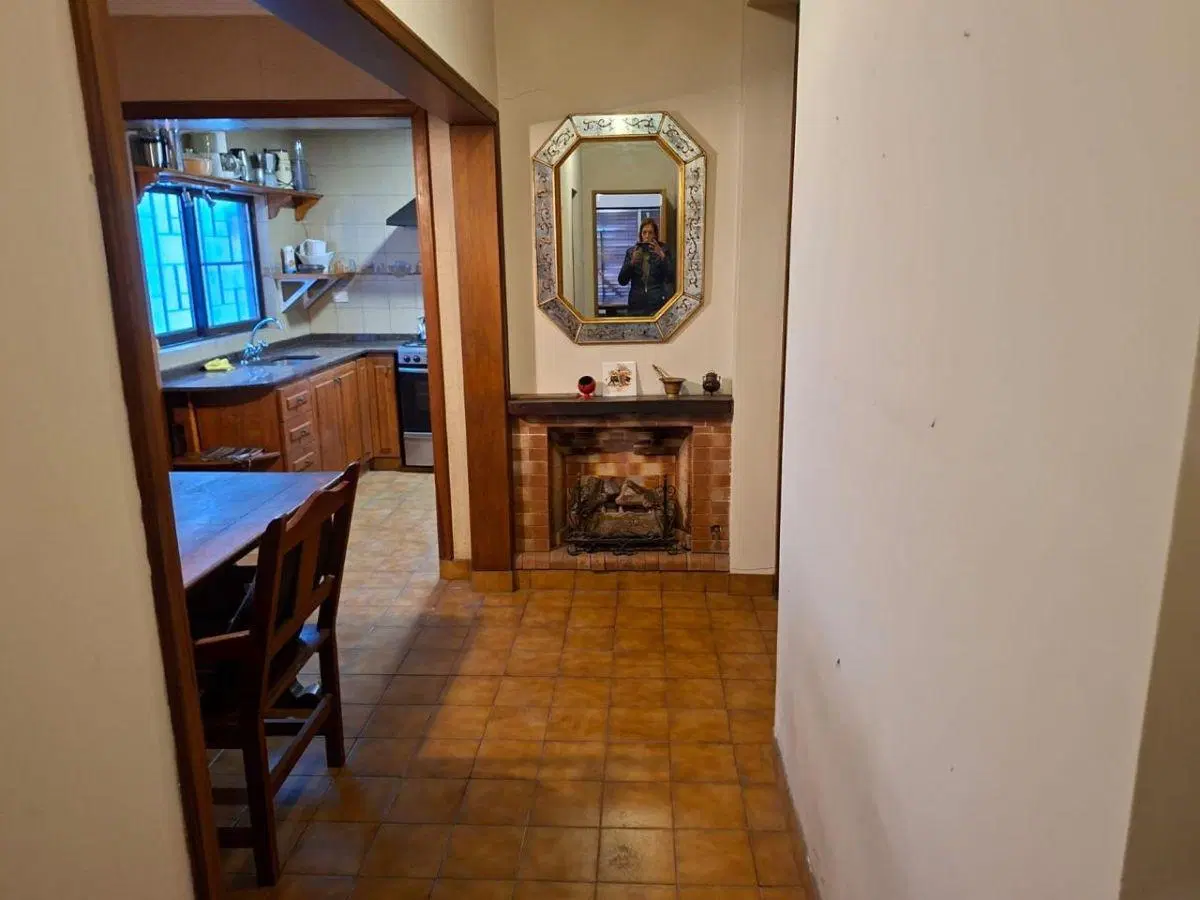 CASA DE TRES AMBIENTES CON COCHERA, PATIO Y TERRAZA
¡¡OPORTUNIDAD!! 3