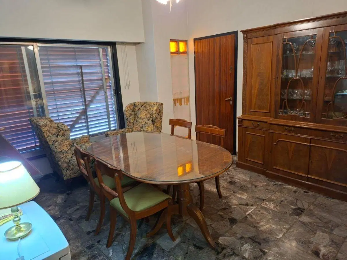 CASA DE TRES AMBIENTES CON COCHERA, PATIO Y TERRAZA
¡¡OPORTUNIDAD!! 2