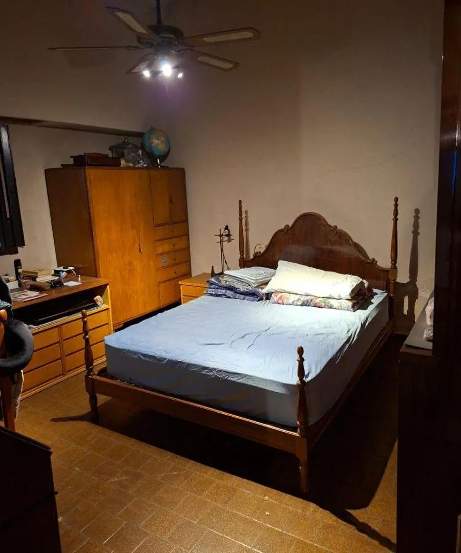 CASA DE TRES AMBIENTES CON COCHERA, PATIO Y TERRAZA
¡¡OPORTUNIDAD!! 8