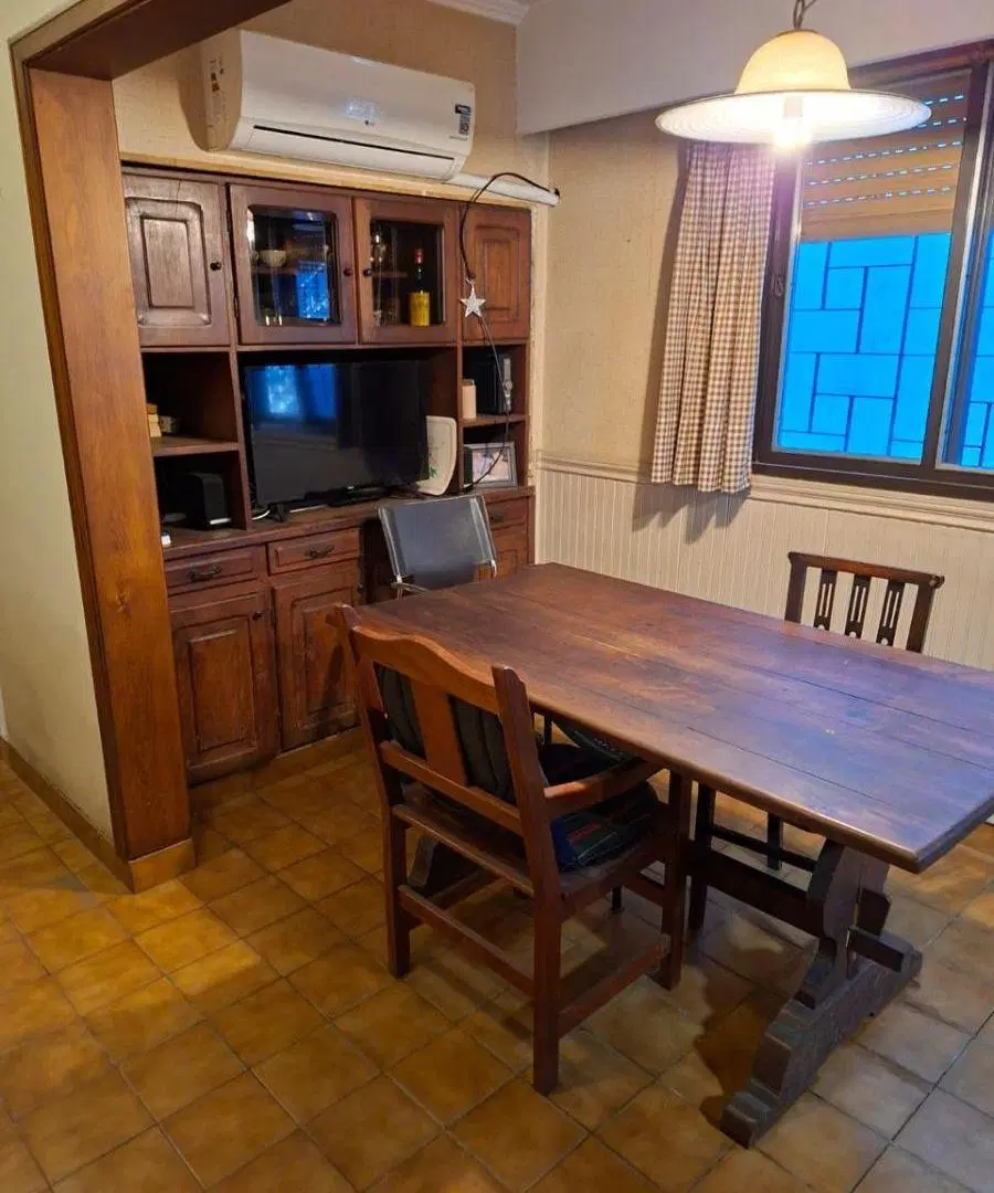 CASA DE TRES AMBIENTES CON COCHERA, PATIO Y TERRAZA
¡¡OPORTUNIDAD!! 5