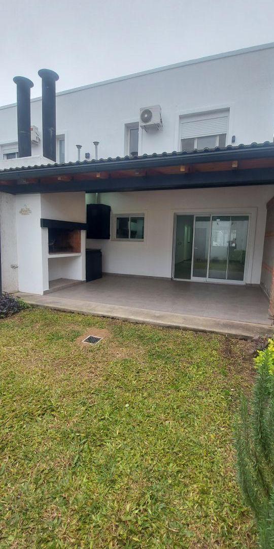 Foto de Alquilo Duplex 2 dormitorios, cochera y patio con asador Barrio Las, imagen 3