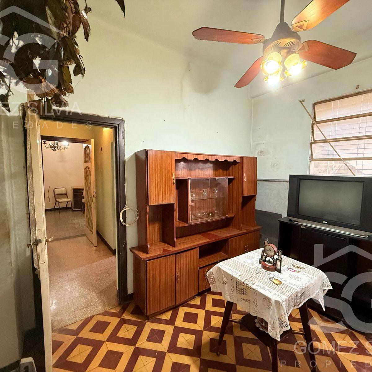 Foto de Casa en venta 7 ambientes en Castelar sur, imagen 3