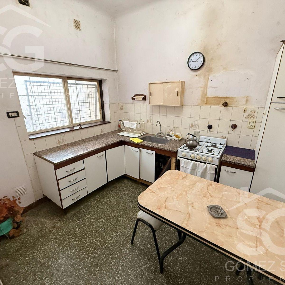 Foto de Casa en venta 7 ambientes en Castelar sur, imagen 5