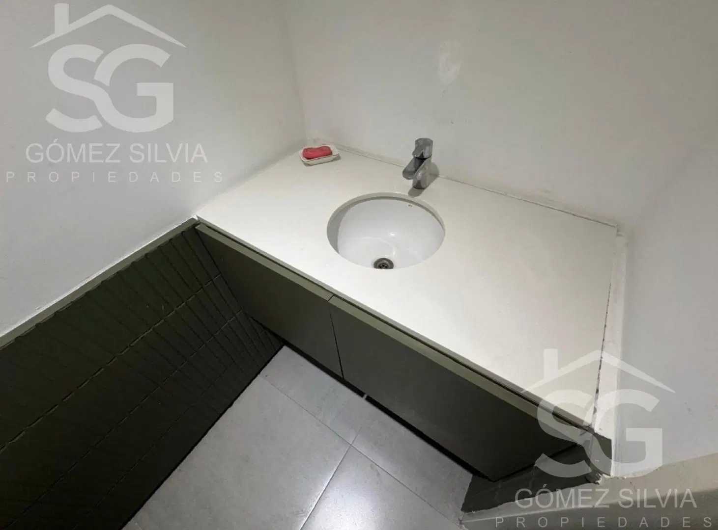 Oficina - Barrio Parque Leloir 3