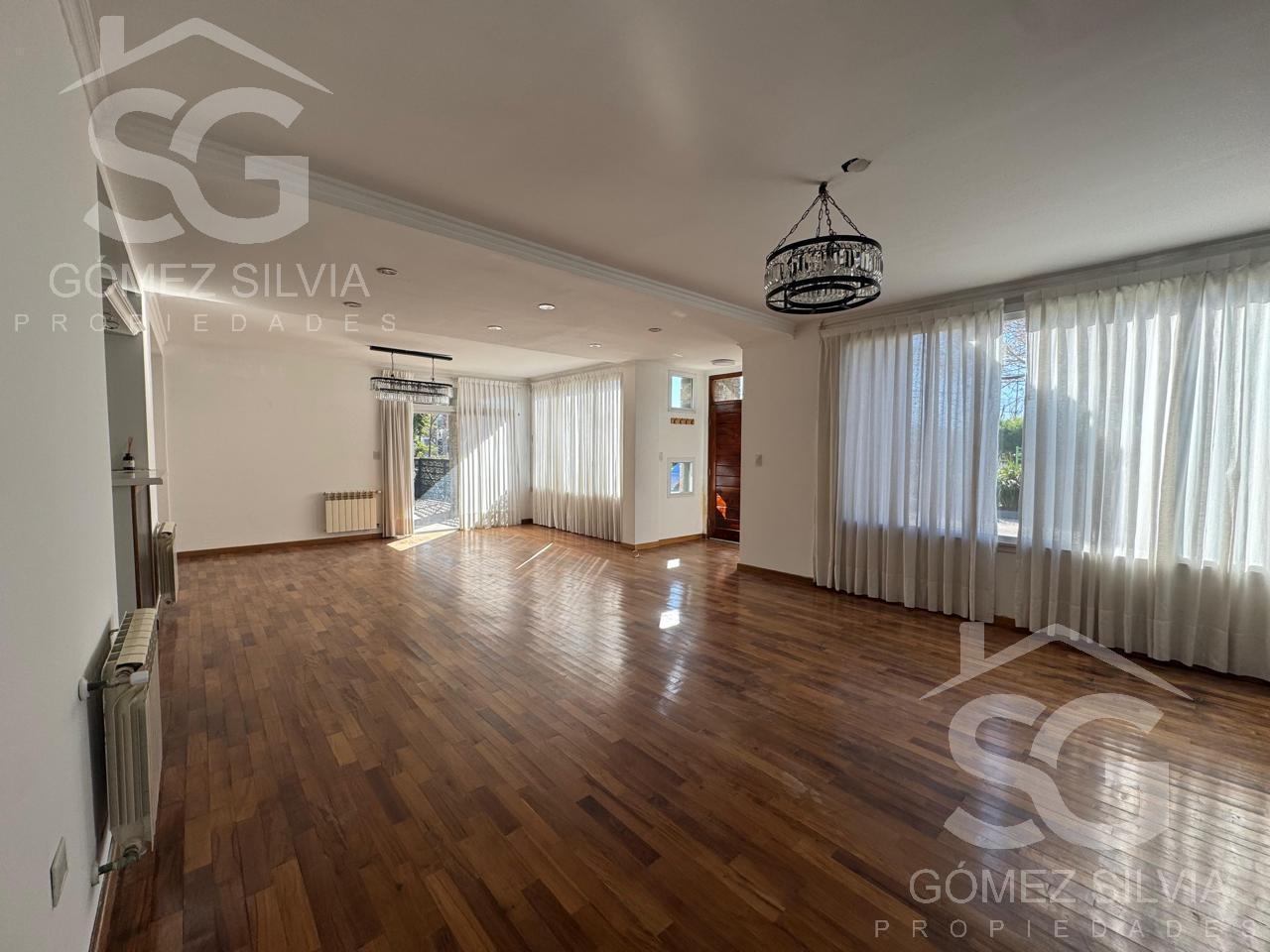 Foto de Casa en alquiler 5 ambientes barrio cerrado Altos del Sol, Parque Leloir, imagen 5