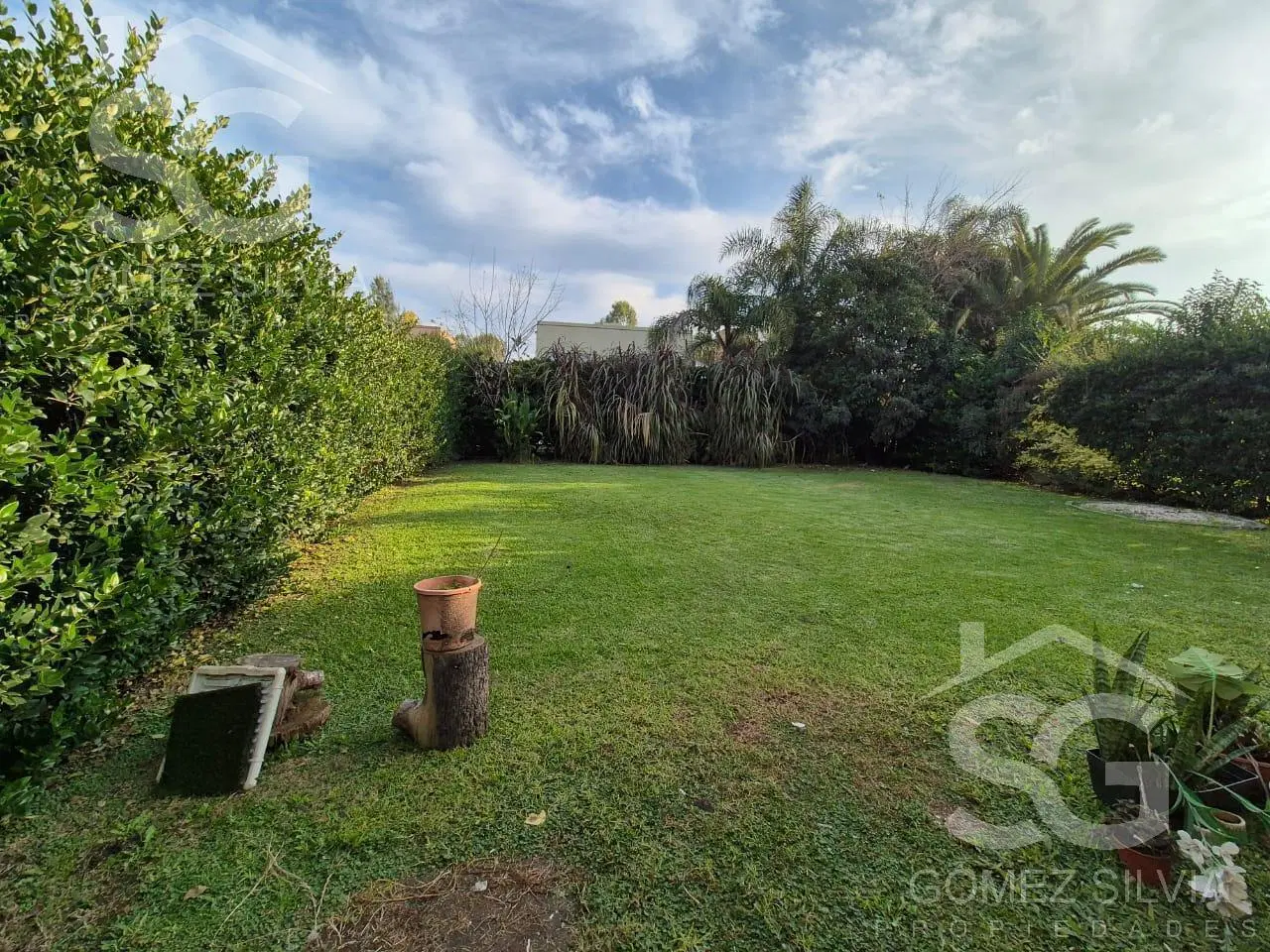 Casa en venta y alquiler en barrio cerrado Altos del Sol Parque Leloir 3