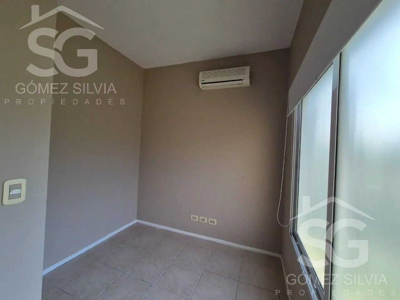Casa en venta y alquiler en barrio cerrado Altos del Sol Parque Leloir 5