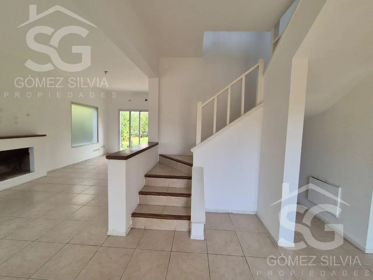 Casa en venta y alquiler en barrio cerrado Altos del Sol Parque Leloir 2