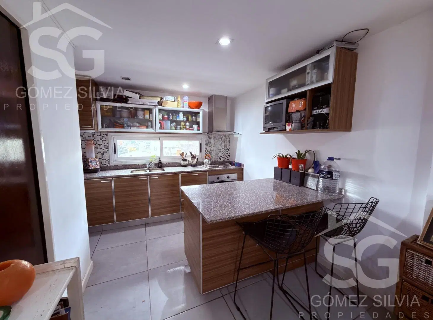 Departamento Venta Moron Centro 2 ambientes con garaje 2