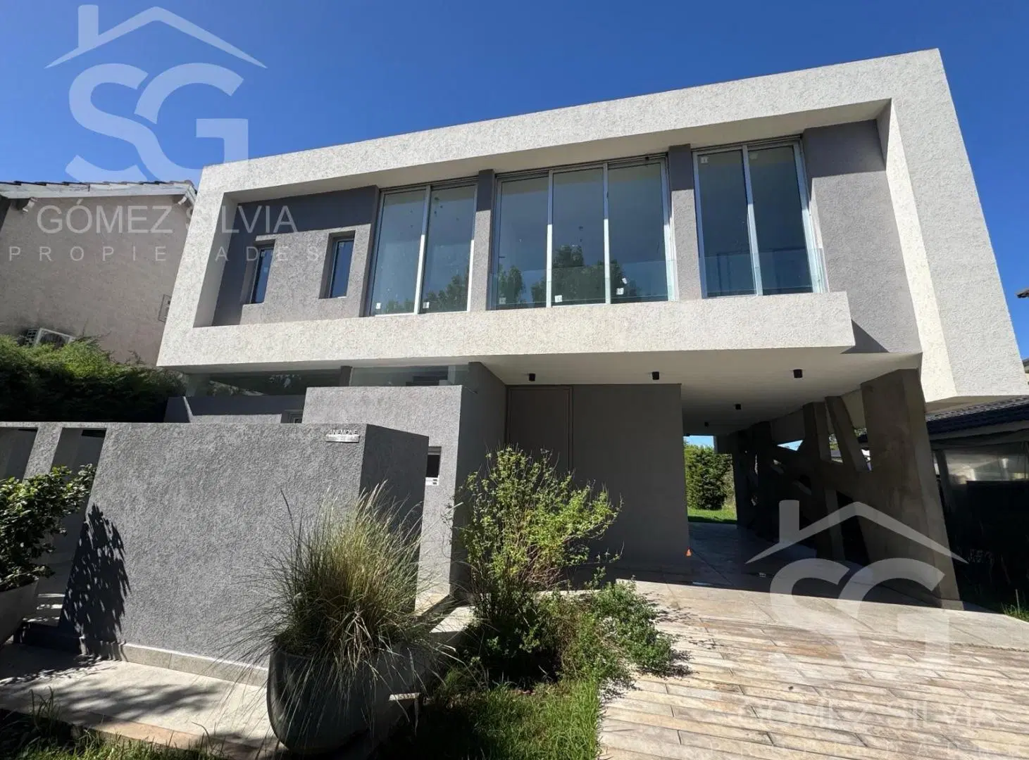 Casa en venta 4 ambientes Haras Maria Elena 2