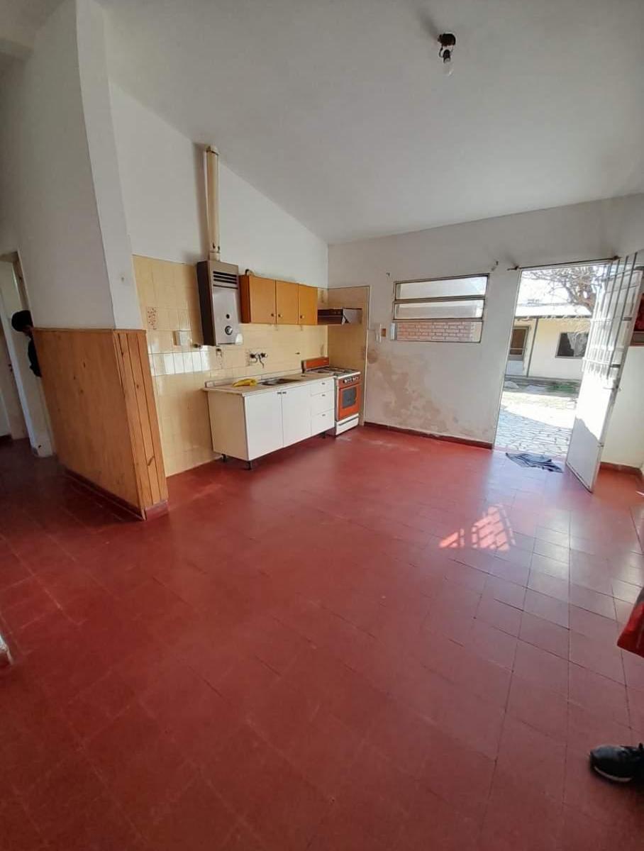 Vendo Casa Mas Departamento en Cosquin a m Av San Martin 5