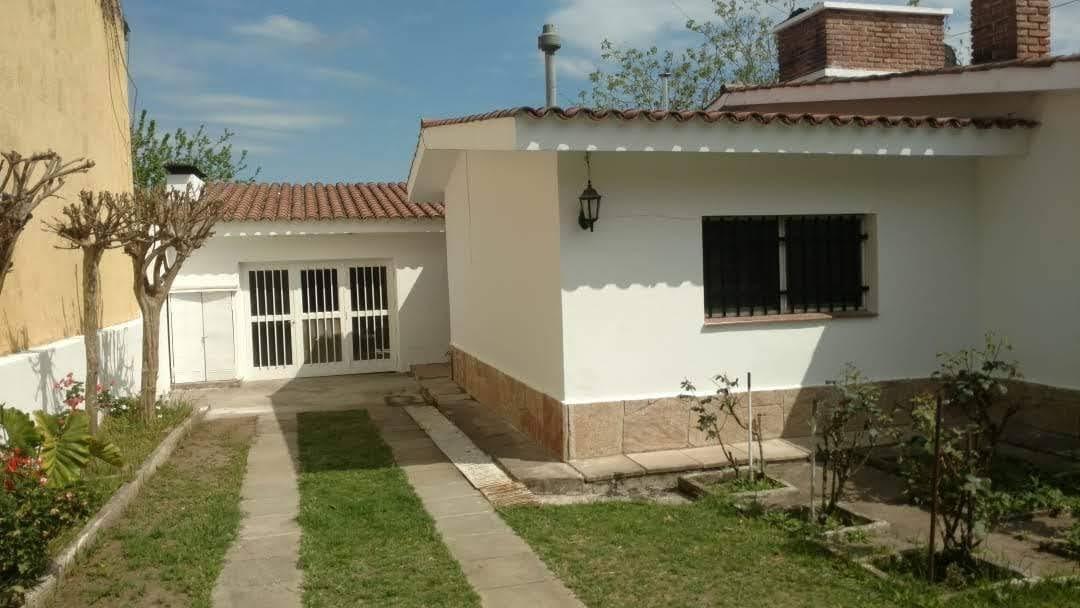 Venta Casa en Unquillo, Excelente Ubicación, Posibilidad Comercial. 2