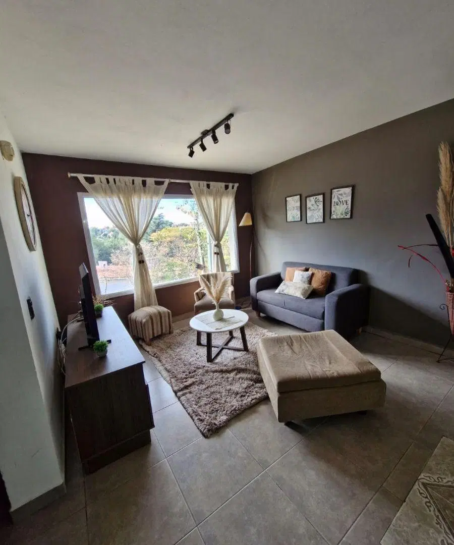 CASA FAMILIAR Y MODERNA EN VENTA RIO CEBALLOS 1