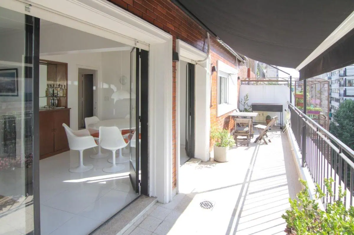 Recoleta — Departamento 3 ambientes amoblado con terraza, parrilla y dependencia 2