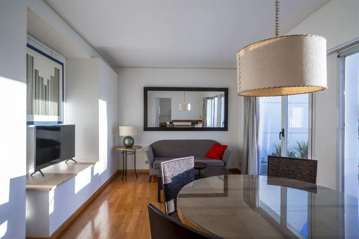 Recoleta — 3 ambientes amoblado en piso alto con balcón y suite 4