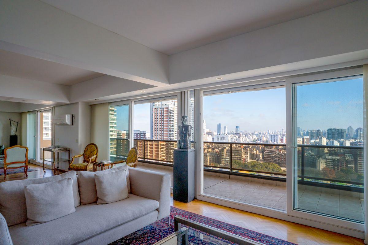 Foto de Venta 5 amb en Torre, Piso Alto con Balcón 3 cocheras y Bauleras, imagen 3