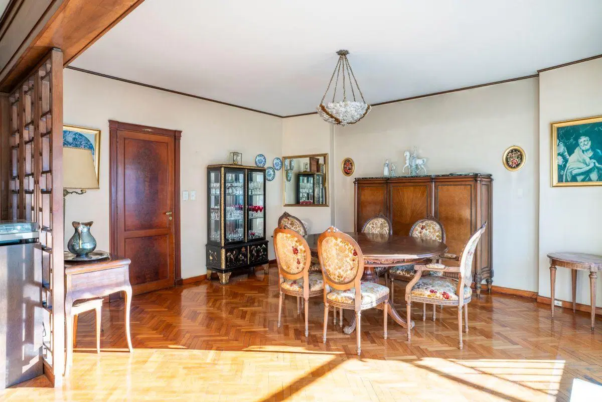 Piso completo 4 amb al Norte en Santa Fe y Rodríguez Peña · 149 m², balcón corrido, a reciclar 3