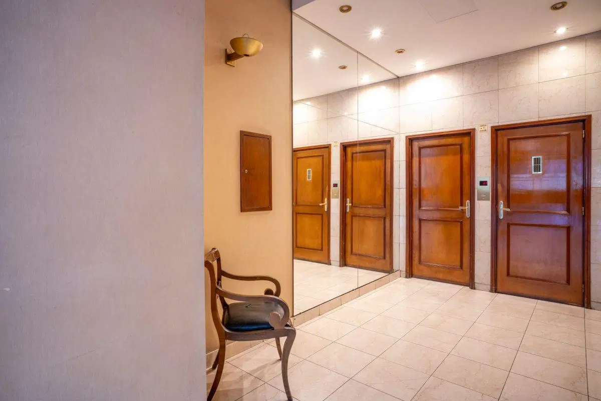 Piso completo 4 amb al Norte en Santa Fe y Rodríguez Peña · 149 m², balcón corrido, a reciclar 5