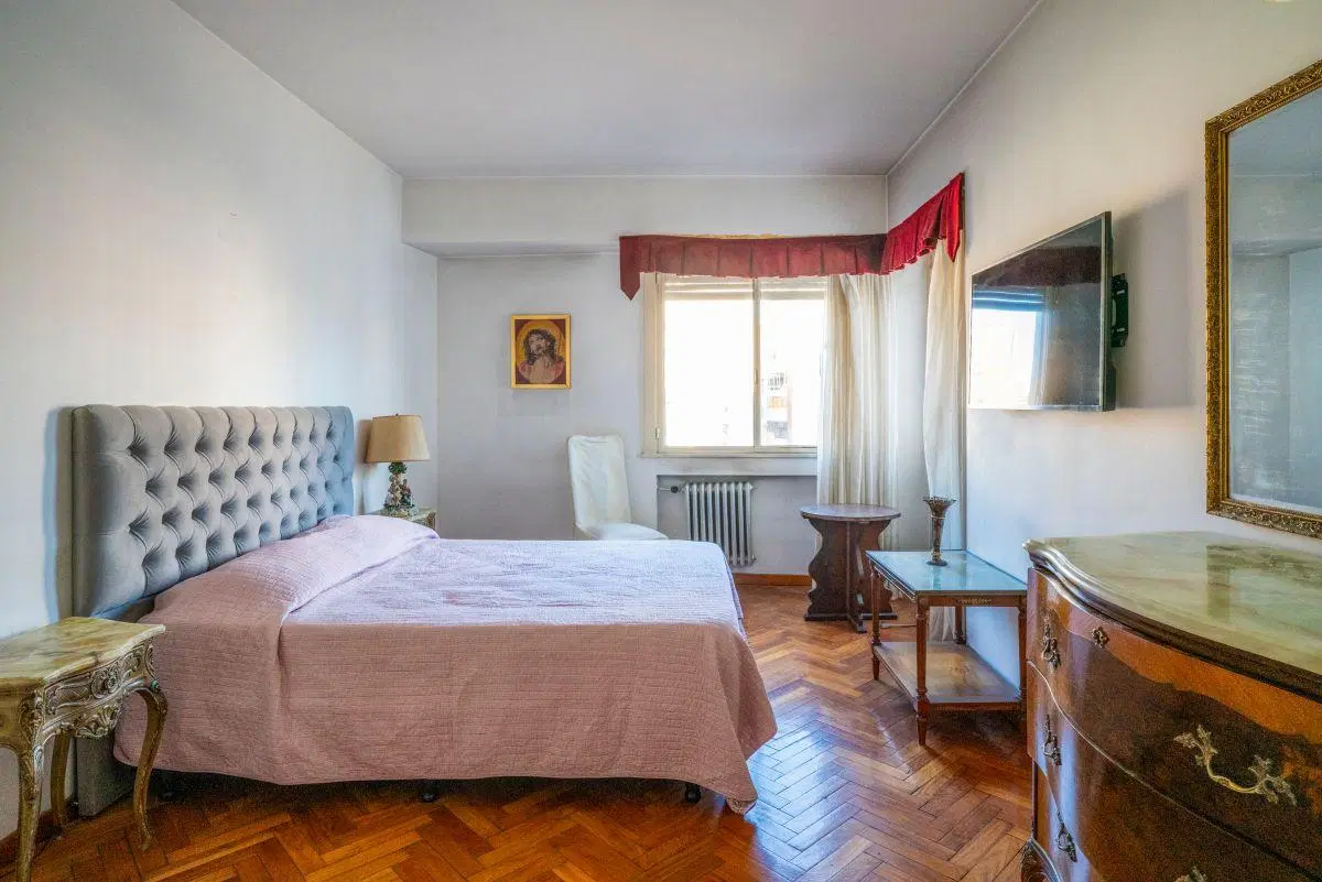 Piso completo 4 amb al Norte en Santa Fe y Rodríguez Peña · 149 m², balcón corrido, a reciclar 4