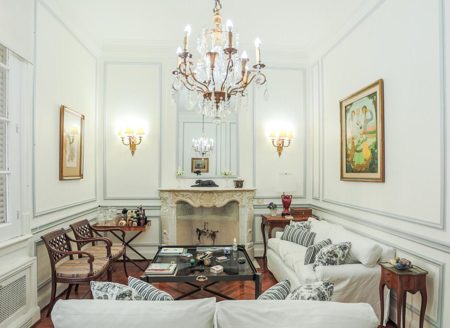 Foto de Divina Casa de estilo Francés en Venta. Barrio Parque., imagen 4