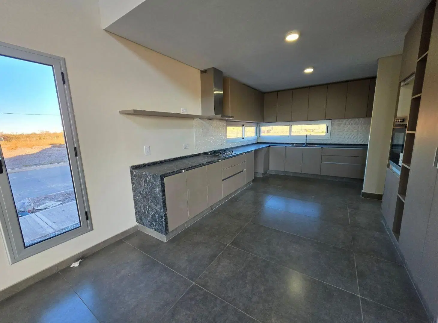Casa a estrenar en el Barrio La Vasconia 3