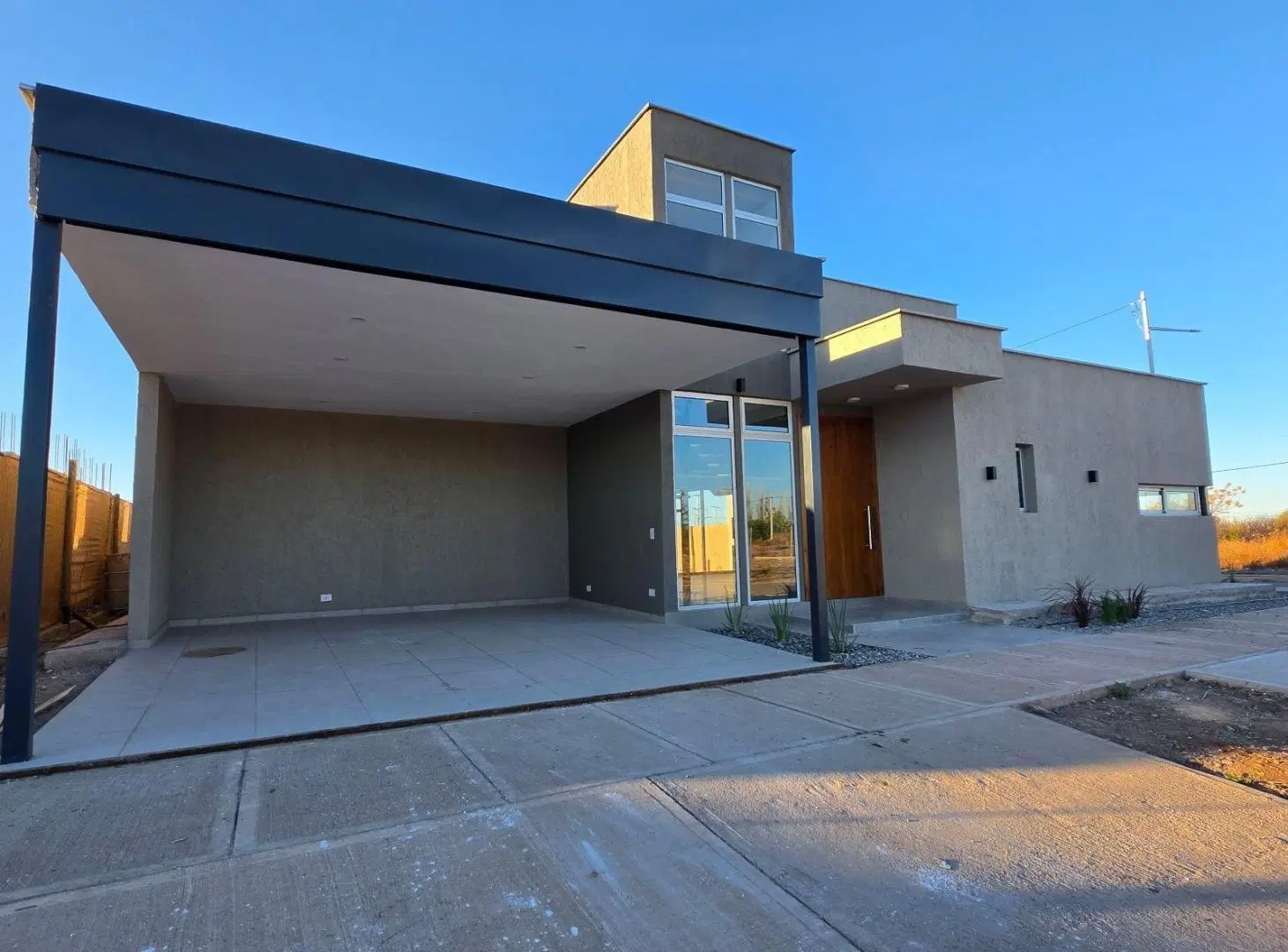 Casa a estrenar en el Barrio La Vasconia 1