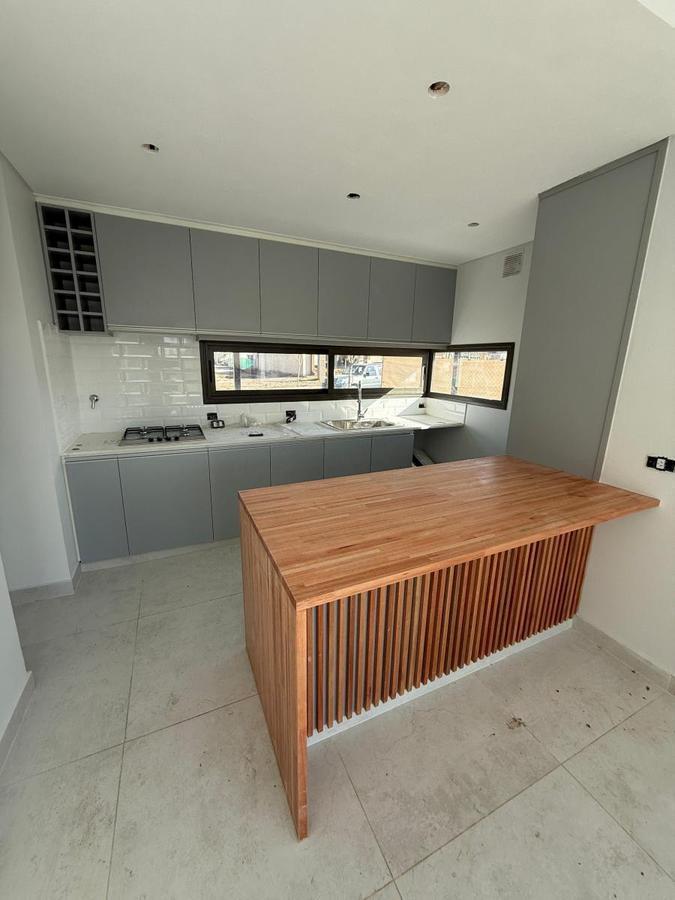 Foto de Casa de Categoría en Venta – Barrio Gardens, Luján de Cuyo, imagen 3