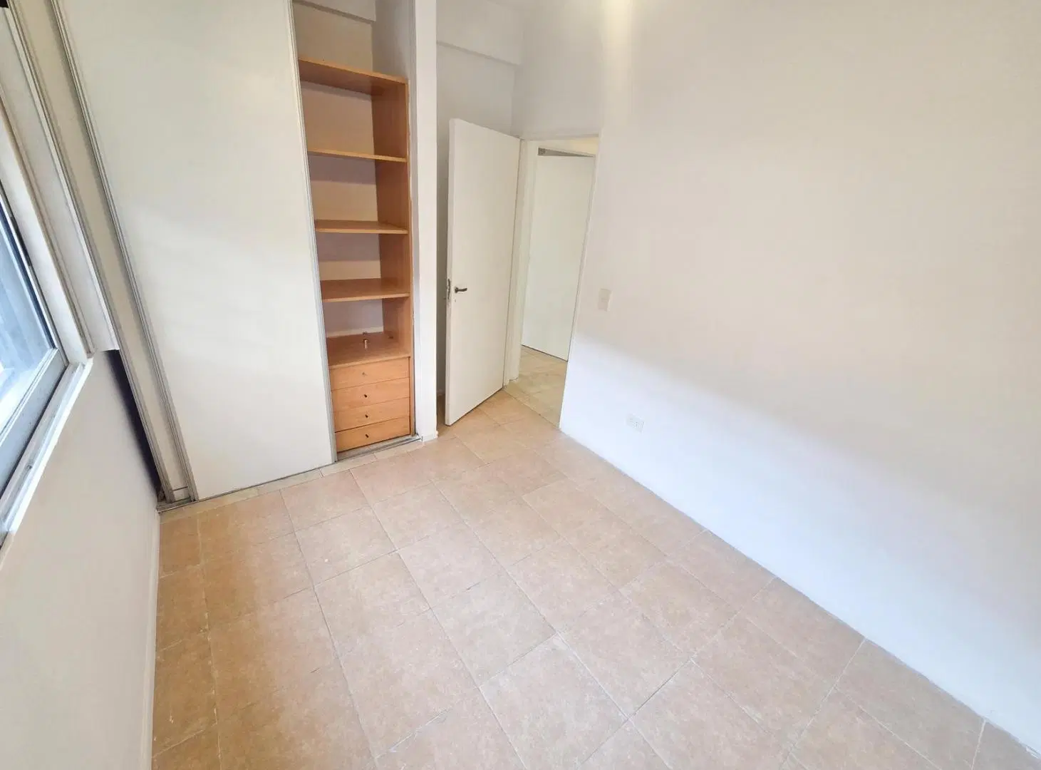 Alquiler de Departamento de 3 ambientes con Patio en Almagro 4