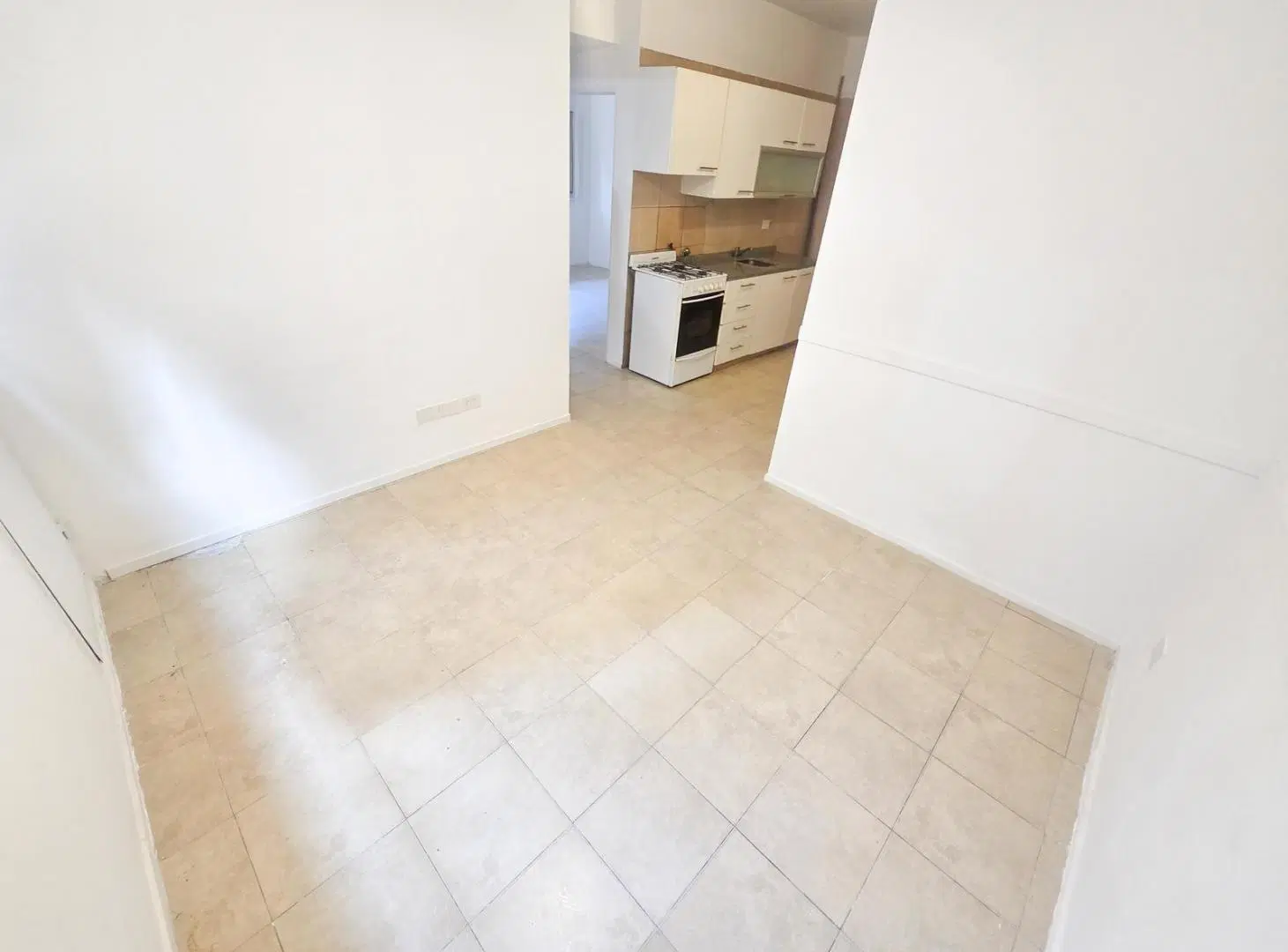 Alquiler de Departamento de 3 ambientes con Patio en Almagro 5