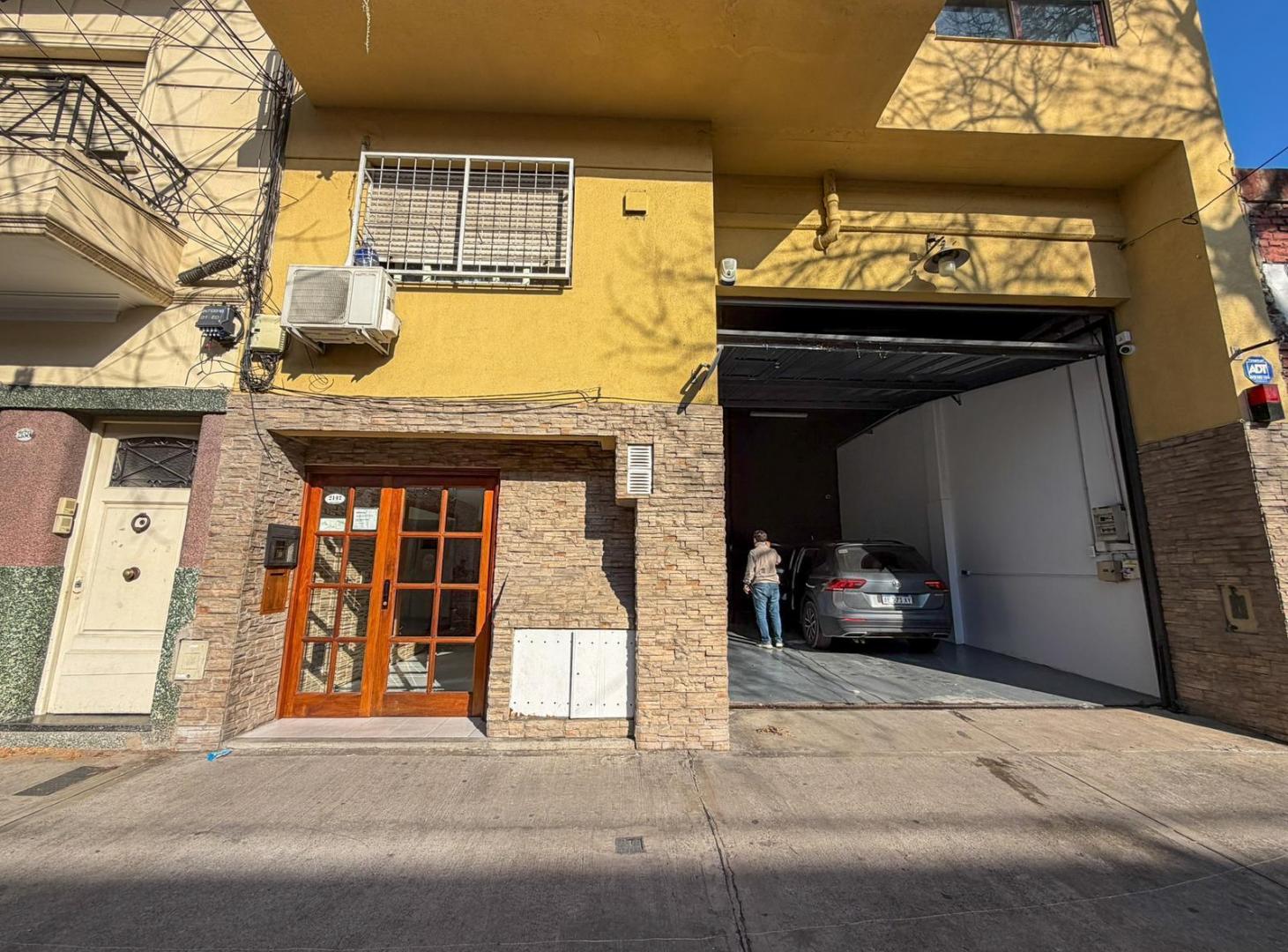 Departamento en alquiler de 3 ambientes en Monte Castro