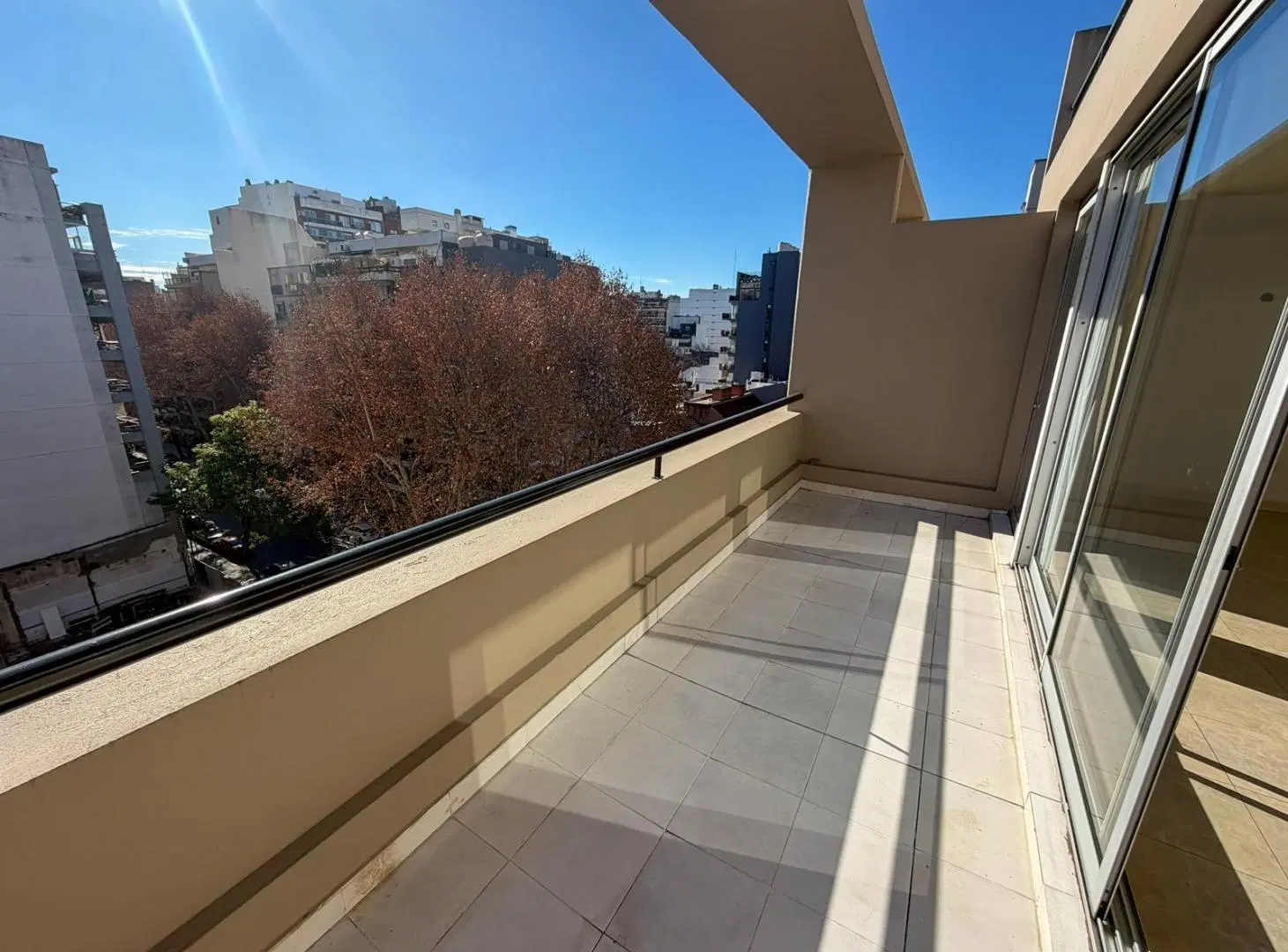Monoambiente en alquiler con balcón terraza en Caballito 4