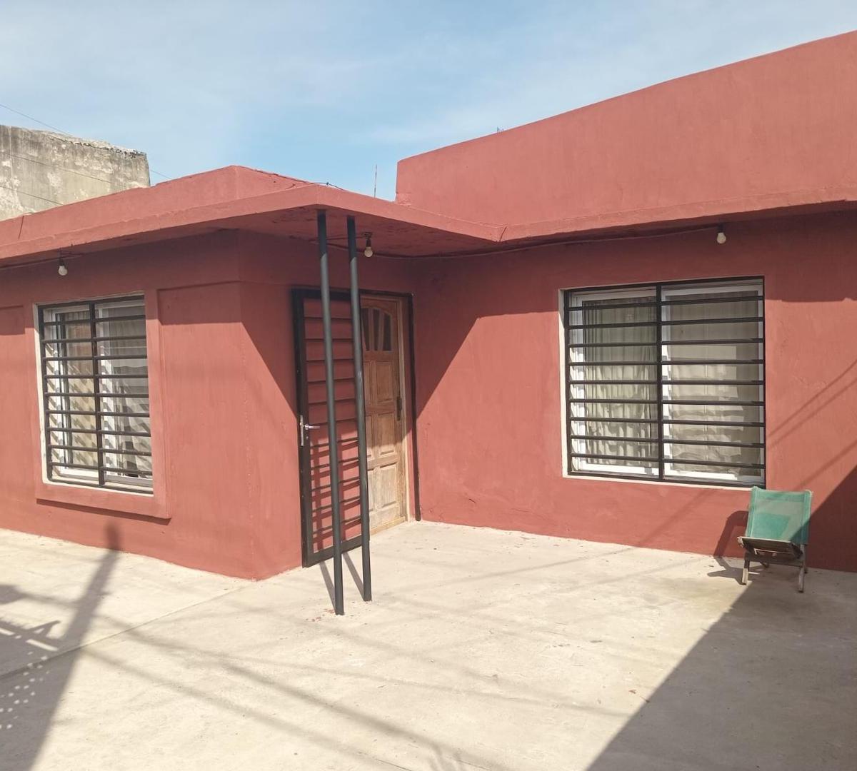Casa 3ambientes con Cochera en Venta, Villa España 1