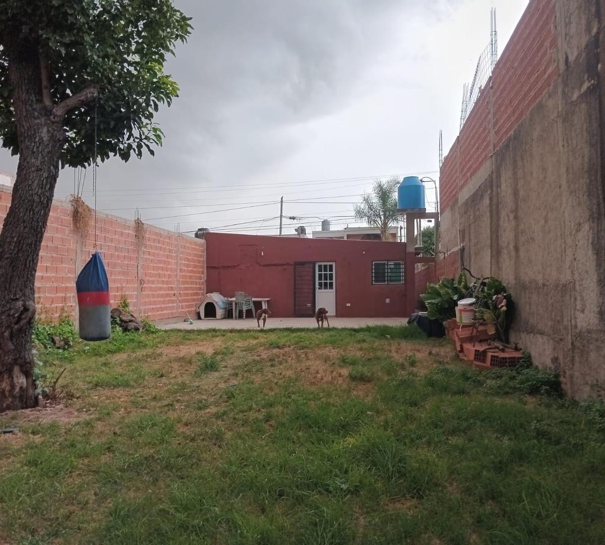 Casa 3ambientes con Cochera en Venta, Villa España 2