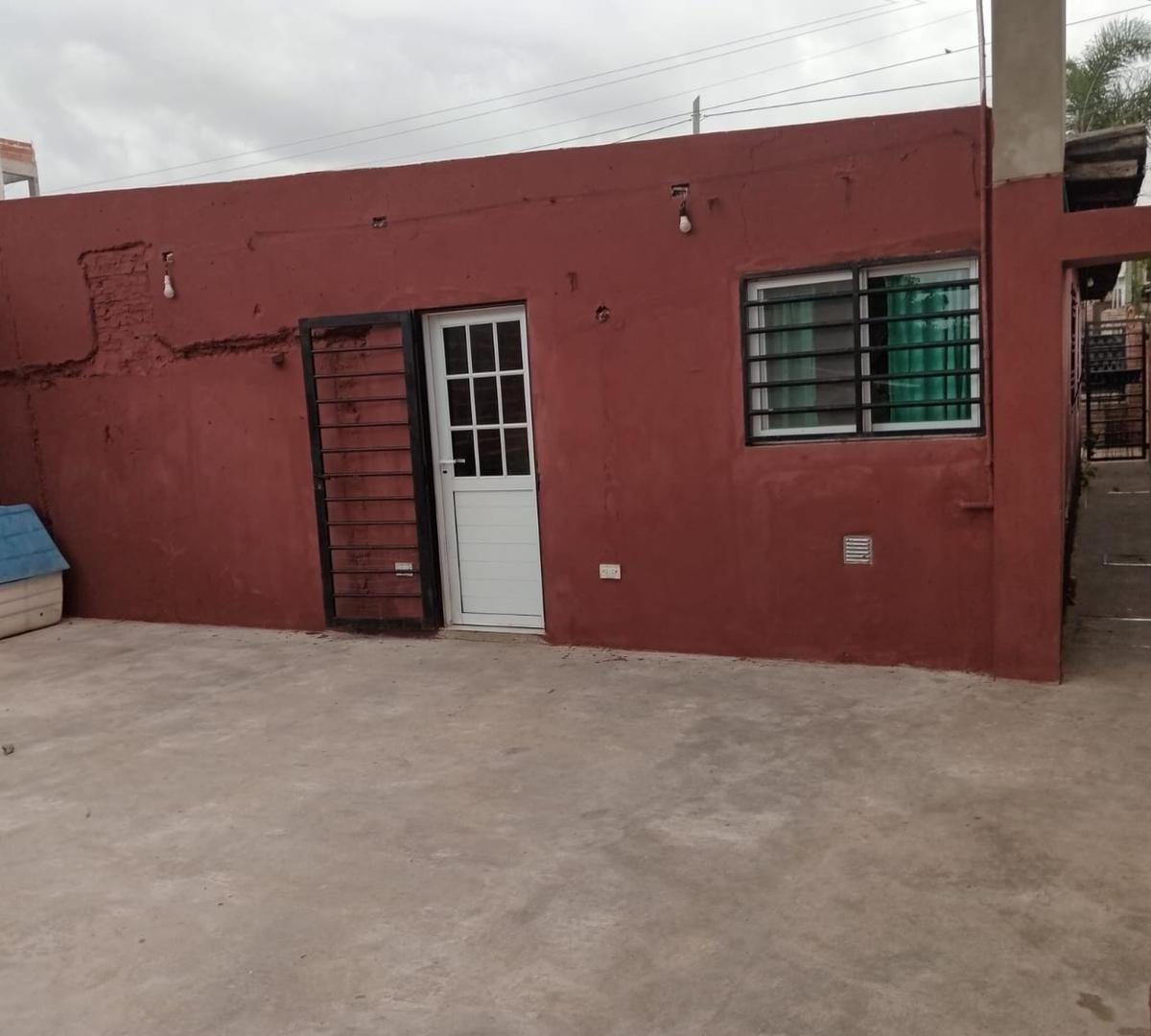 Casa 3ambientes con Cochera en Venta, Villa España 3